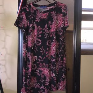 pink and black paisley pattern short sleeve dress